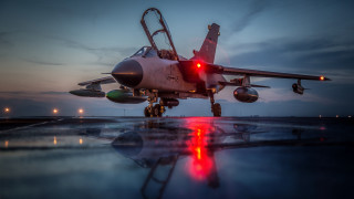 Fighterjet tarmac night reflection water - intimidating free wallpaper