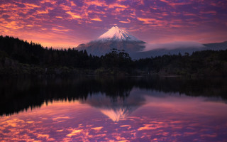 Mountain lake pink sky clouds - a lake in the foreground free wallpaper