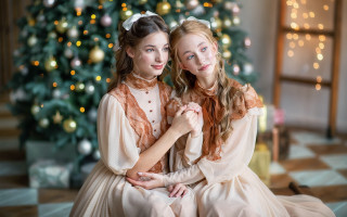 Christmas girls dresses ornaments bokeh - elizabeth polunin free wallpaper