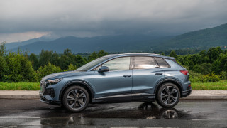 Blue car mountain road cloudy - a cloudy sky in the background free wallpaper