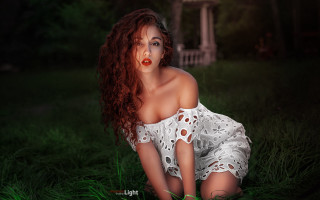 Woman redlipstick grass fashion 3D - red lipstick free wallpaper