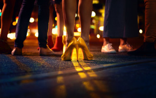 Kitsch group yellow shoes city - a sidewalk free wallpaper
