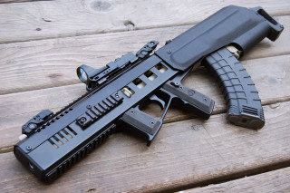 Gun wooden table magazine small - smaller free wallpaper
