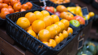 Oranges baskets market stall blurry - other fruit free wallpaper