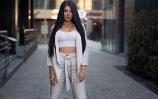 Elina karimova fashion portrait city - a sidewalk free wallpaper