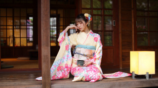 Kimono woman porch candle lantern - a woman in a kimono free wallpaper