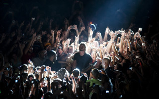 Crowd man stage hands obscured - his face free wallpaper