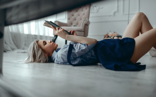 Woman reading on floor blurry - elinor proby adams free wallpaper