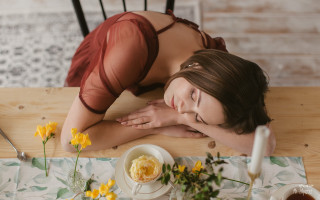 Woman food flowers knife fork - anka zhuravleva free wallpaper