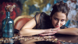 Elegant woman vintage table wine - elegant pose free wallpaper