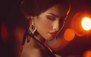 Gothic fashion portrait moonlight red - a pair of earrings free wallpaper
