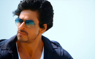 Man sunglasses looking side blue - movie still frame free wallpaper