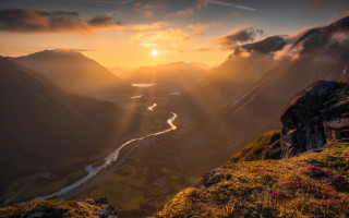 Valley river sunset clouds cityscape - a sun free wallpaper