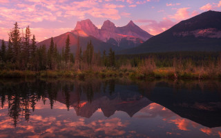 Mountain reflection sunset pink sky 3 - a pink sky free wallpaper