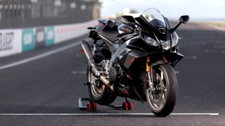 Motorcycle helmet race track blurry - ray free wallpaper