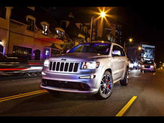 Jeep night city street light - a street free wallpaper