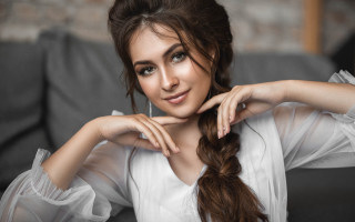Woman braid couch portrait photorealistic - a couch free wallpaper