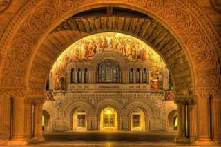 Large building tall arch painting - a large building free wallpaper