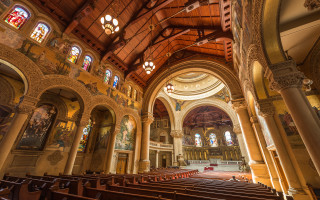 Romanesque church vaulted ceiling stained - a church free wallpaper