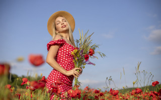 Woman red dress hat flower - red flower free wallpaper