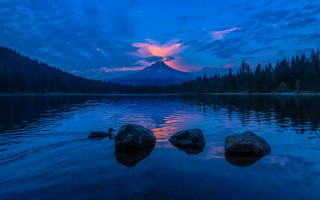 Mountain lake rocks sky reflection - the distance free wallpaper