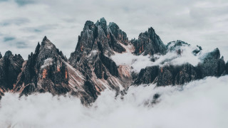 Mountain range clouds snow usa - a mountain range free wallpaper