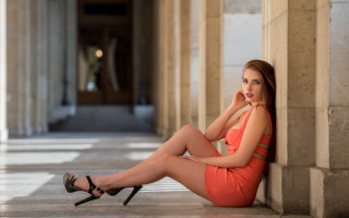 Woman dress sitting crossed portrait - adrienn henczné deák free wallpaper