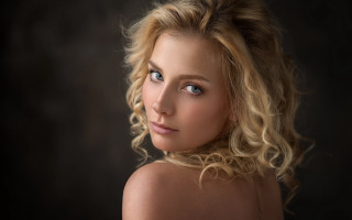 Blonde woman blue eyes curly - blue eye free wallpaper