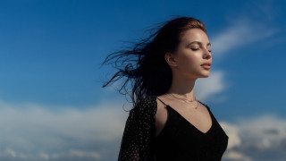 Elina karimova beach blowing hair - a beach free wallpaper for desktop