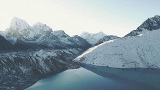 Mountain range lake snow blue - amir zand free wallpaper
