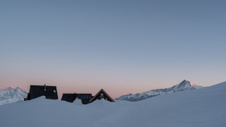 Snowy houses mountain sunset pink - charles angrand free wallpaper