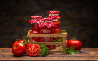 Wooden crate tomato jam tomatoes - a table free wallpaper