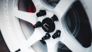 Tire closeup knobs hub cap - shallow free wallpaper for desktop