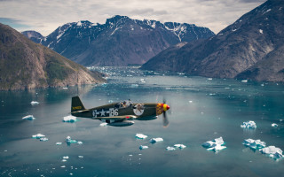 Small plane water icebergs mountains - the background and mountains free wallpaper