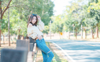 Woman fence smile blue bow - a fence free wallpaper