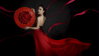 Woman red dress red fan - a red ribbon free wallpaper