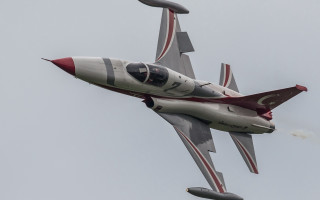 Jet smoke landinggear cobra dahlov - f 8 aperture free wallpaper