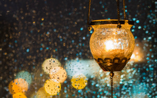 Lantern rainy window bokeh city - drop free wallpaper