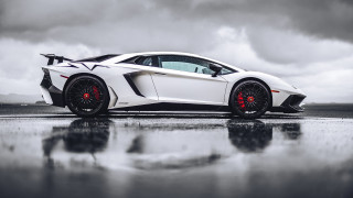 White sports car red rims 2 - cloudy free wallpaper