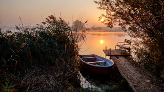 Dusk boat dock lake city - lake free wallpaper