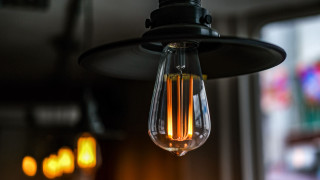 Light bulb ceiling fixture restaurant - free light wallpaper