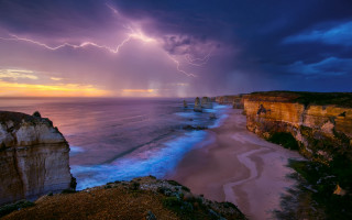 Lightning storm ocean beach cliff - andrew law free wallpaper