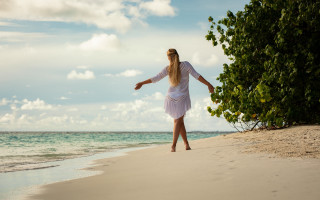Beach woman white dress ocean - florianne becker free wallpaper
