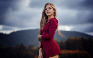 Woman red dress mountain portrait - a picture in front free wallpaper