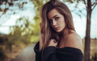 Eszter mattioni portrait woods snow - a picture free wallpaper for desktop