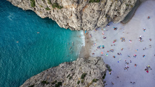 Beach people cliff aerial landscape - aerial free wallpaper
