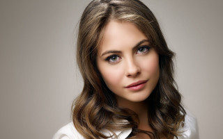 Araceli gilbert hyperrealistic portrait long - perfect face free wallpaper