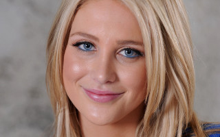 Woman blue eyes blonde hair 6 - blue eye and blonde hair free wallpaper