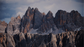 Mountain range clouds plane sky 3 - a mountain range free wallpaper