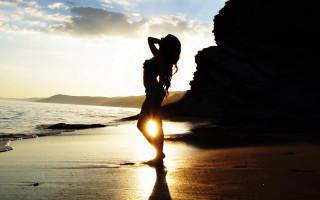 Woman beach ocean sunset sun - araceli gilbert free wallpaper